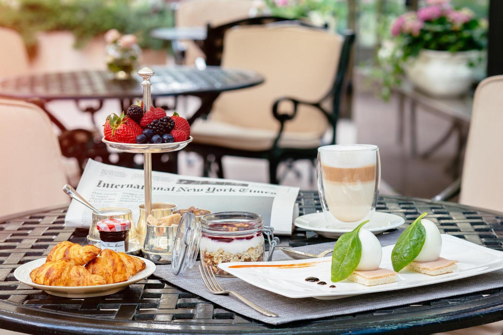 Intercontinental - Kyiv By Ihg Hotell Exteriör bild