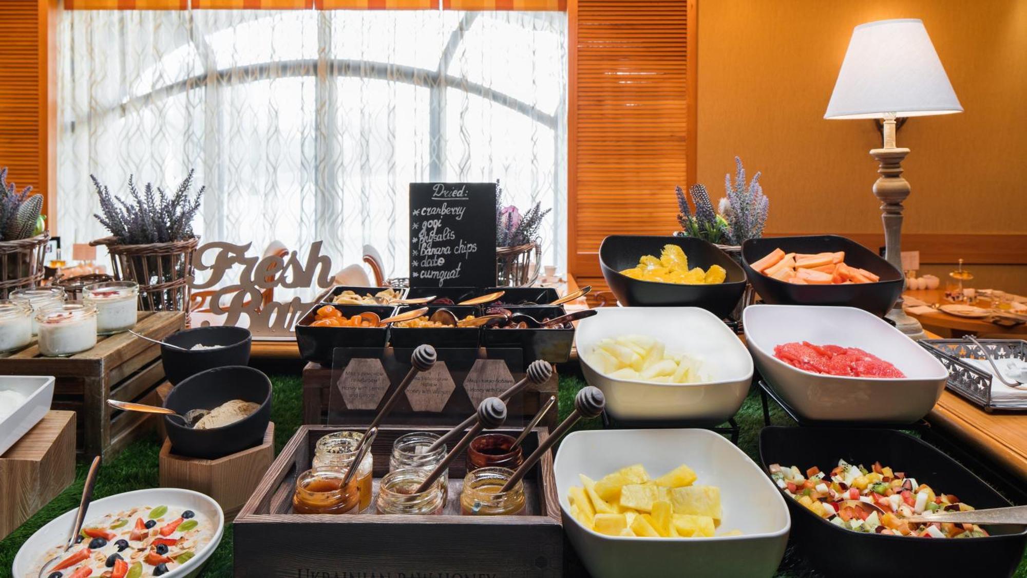 Intercontinental - Kyiv By Ihg Hotell Exteriör bild