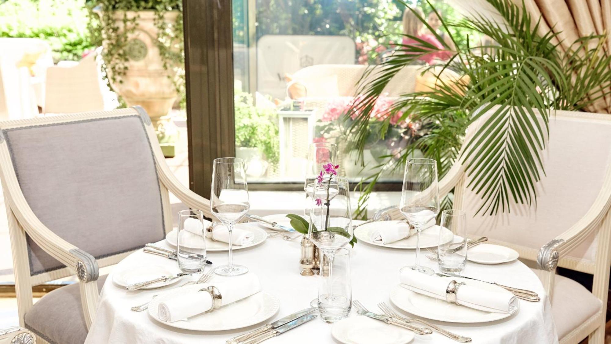 Intercontinental - Kyiv By Ihg Hotell Exteriör bild