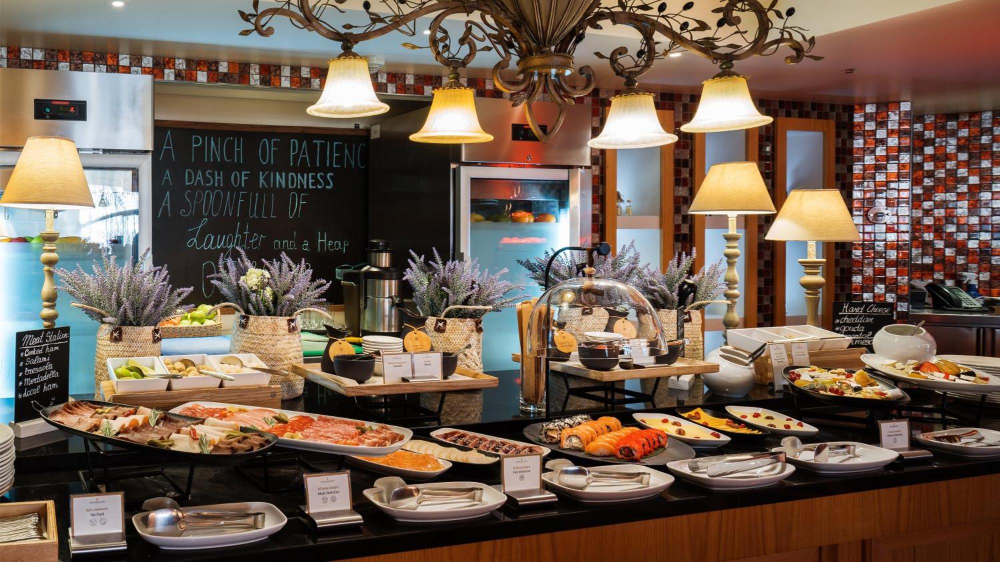 Intercontinental - Kyiv By Ihg Hotell Exteriör bild